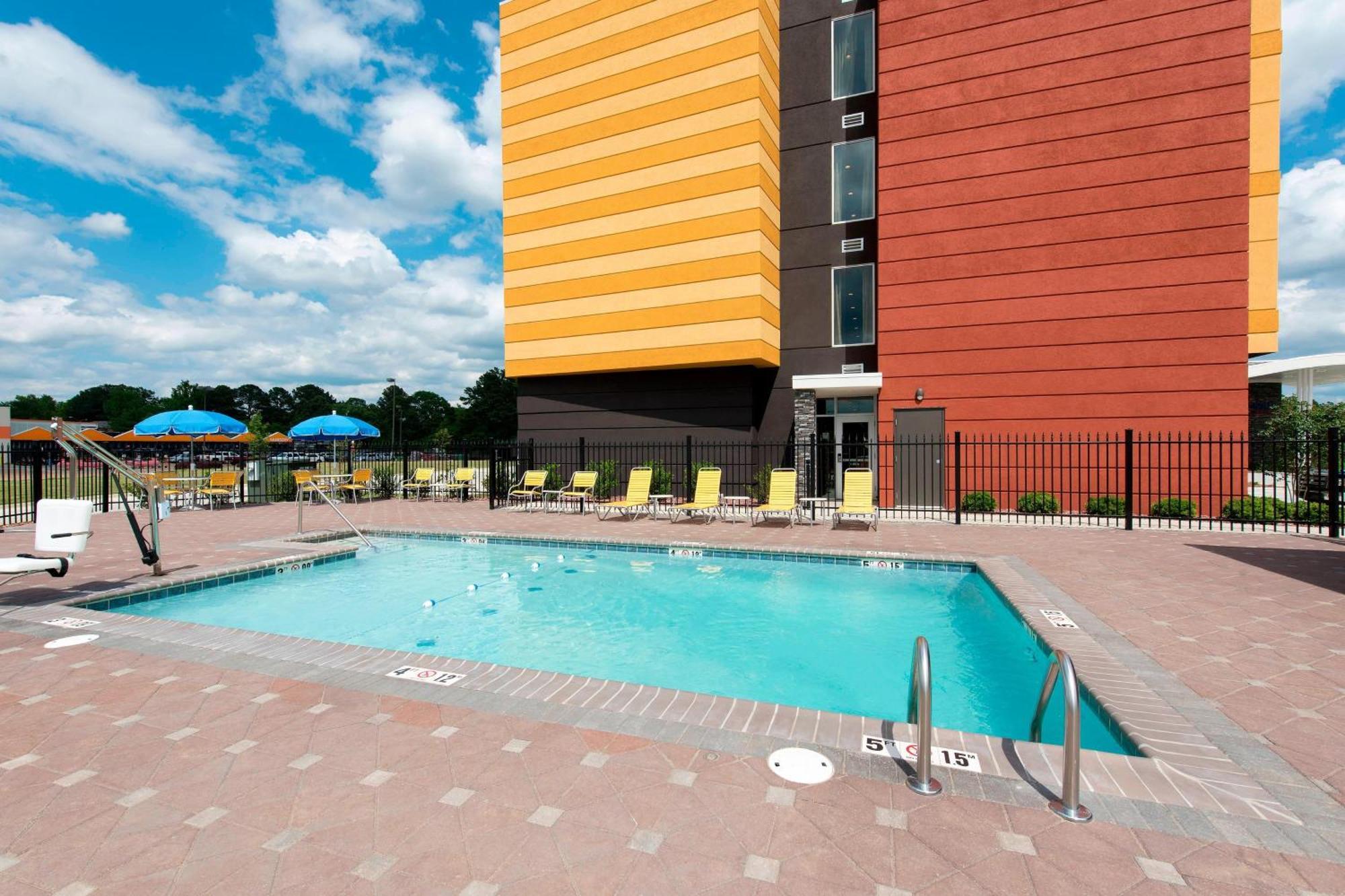 Fairfield Inn & Suites By Marriott Jackson Клинтон Экстерьер фото