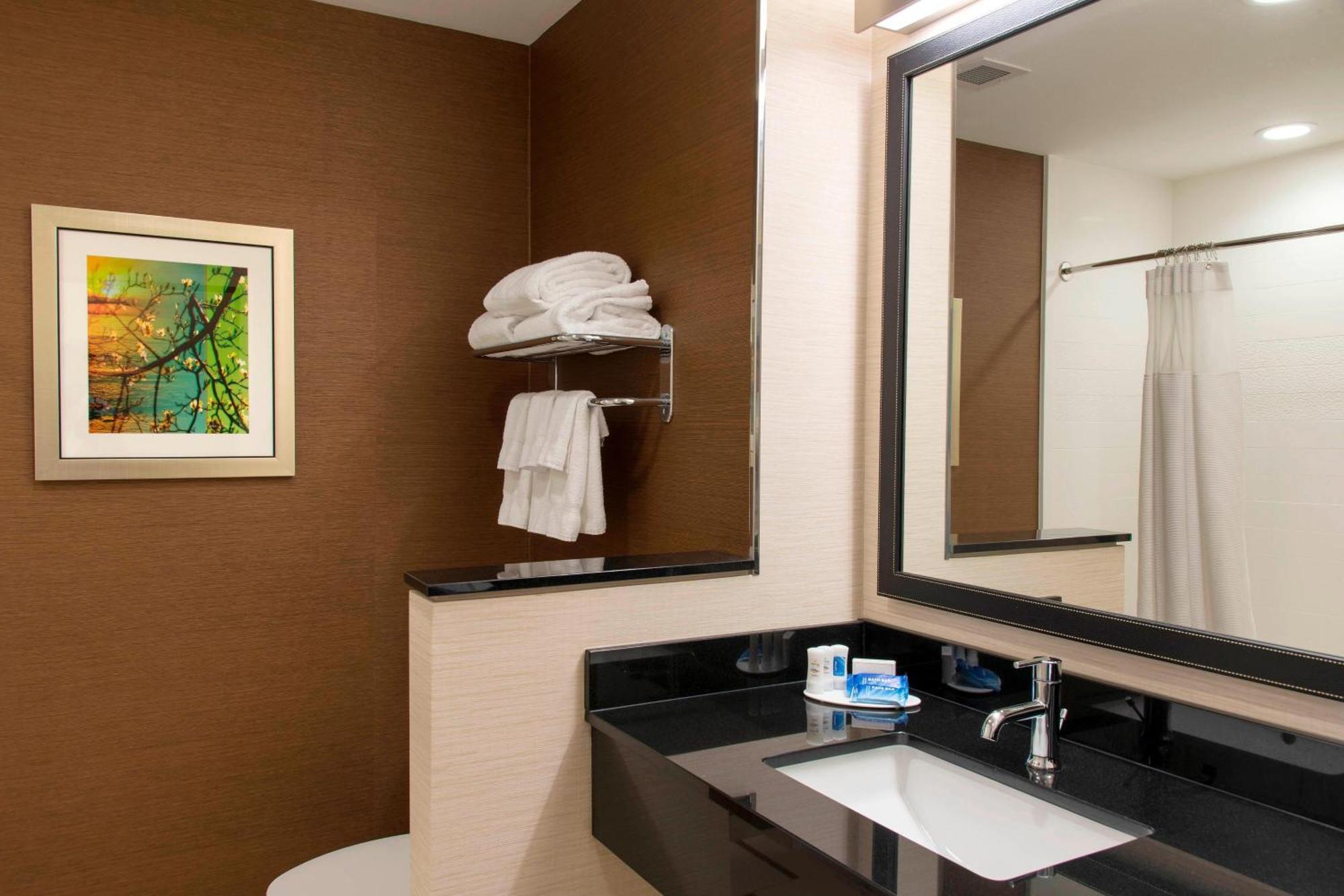 Fairfield Inn & Suites By Marriott Jackson Клинтон Экстерьер фото