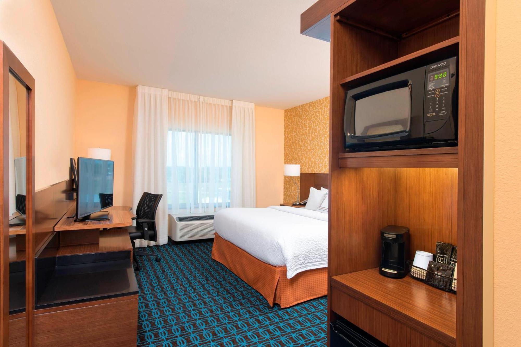Fairfield Inn & Suites By Marriott Jackson Клинтон Экстерьер фото