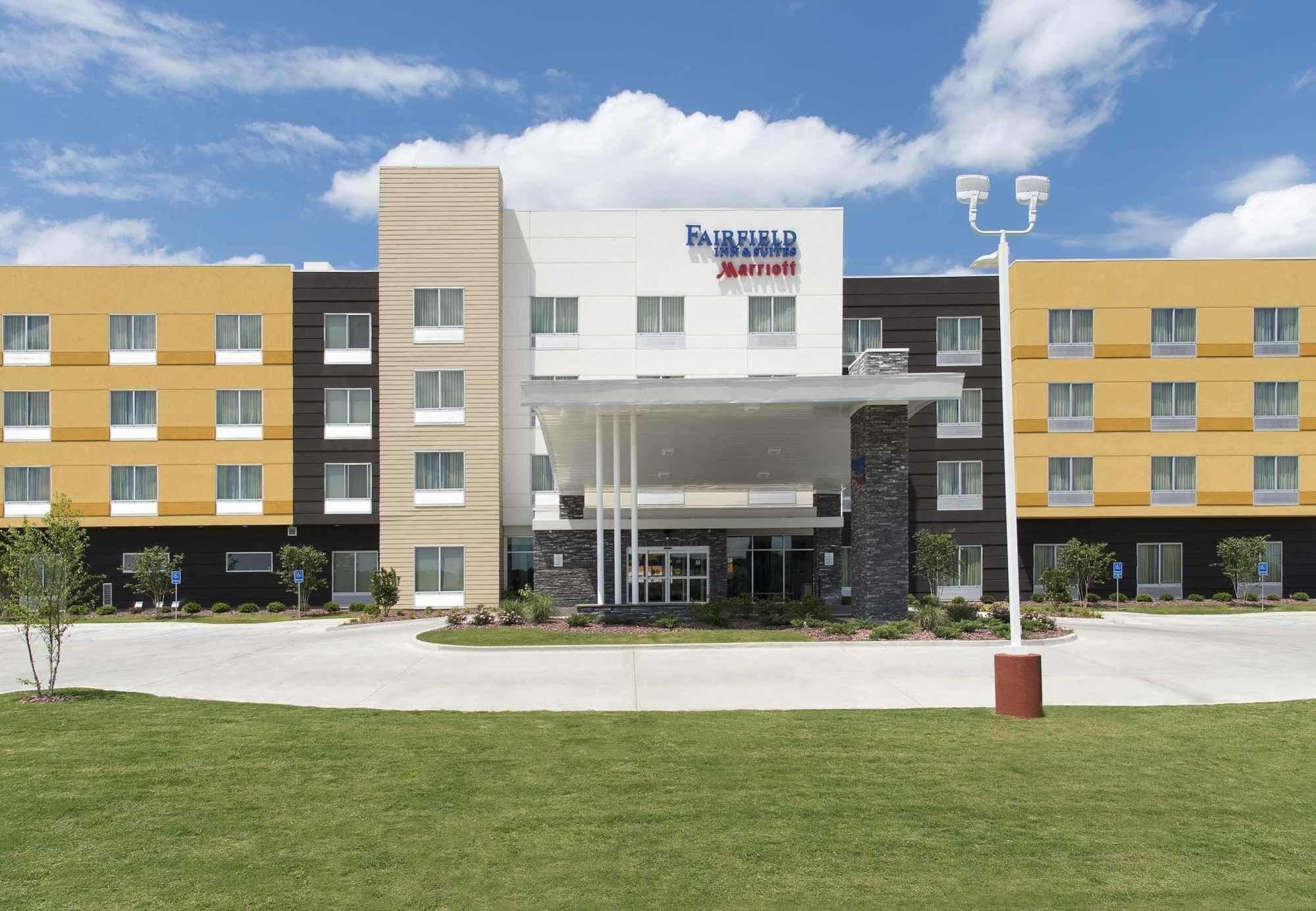 Fairfield Inn & Suites By Marriott Jackson Клинтон Экстерьер фото