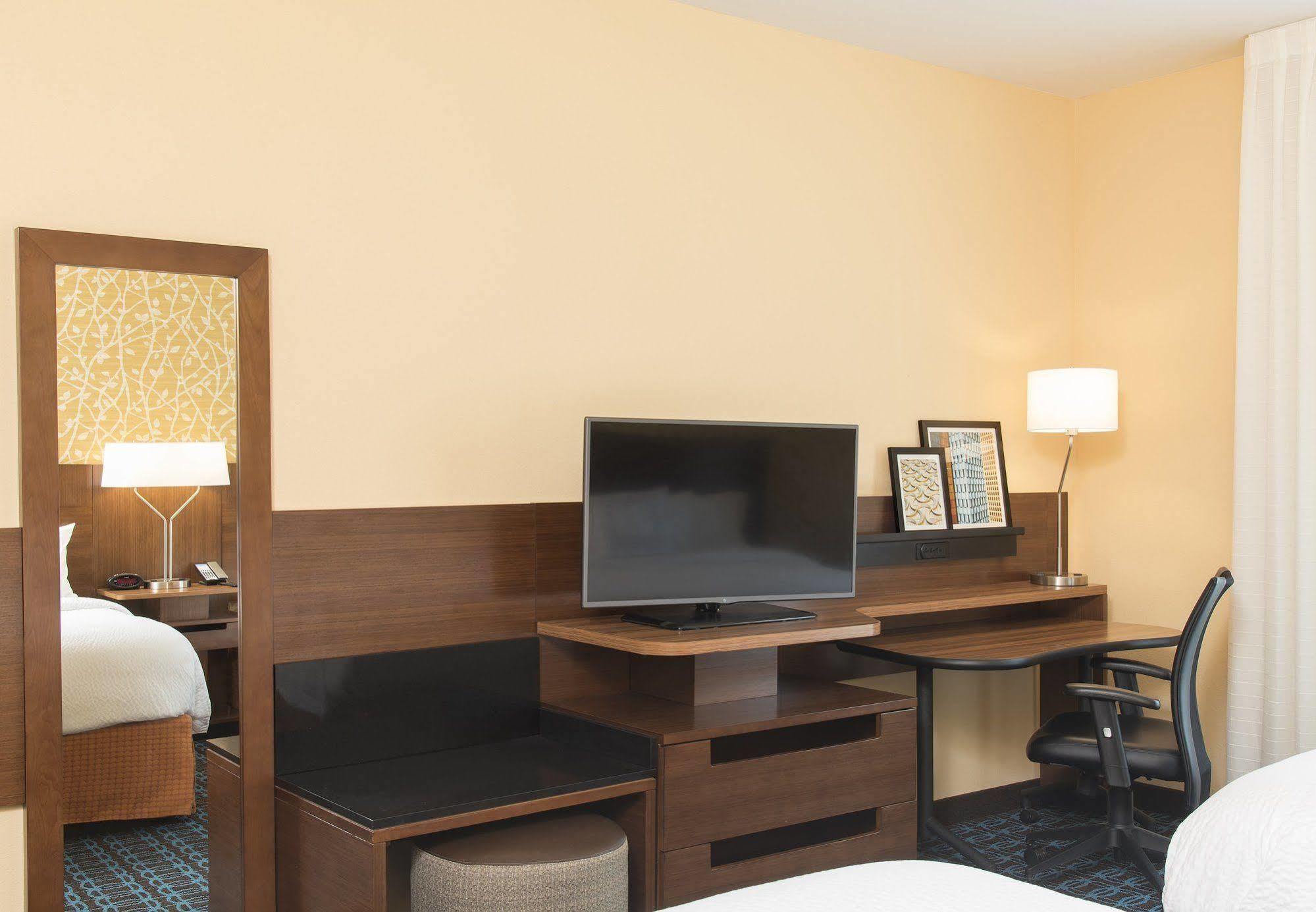 Fairfield Inn & Suites By Marriott Jackson Клинтон Экстерьер фото